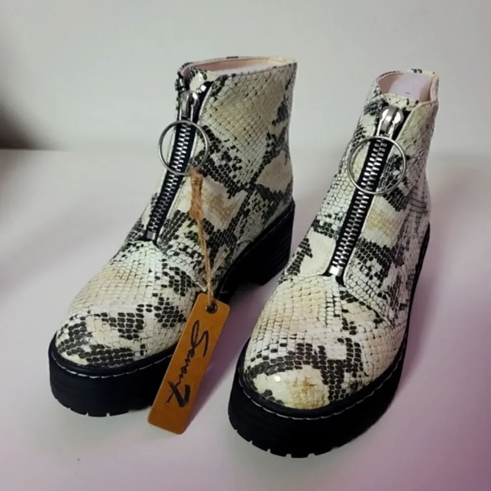 Seven7 footwear Zoe snake platform bootie, 8